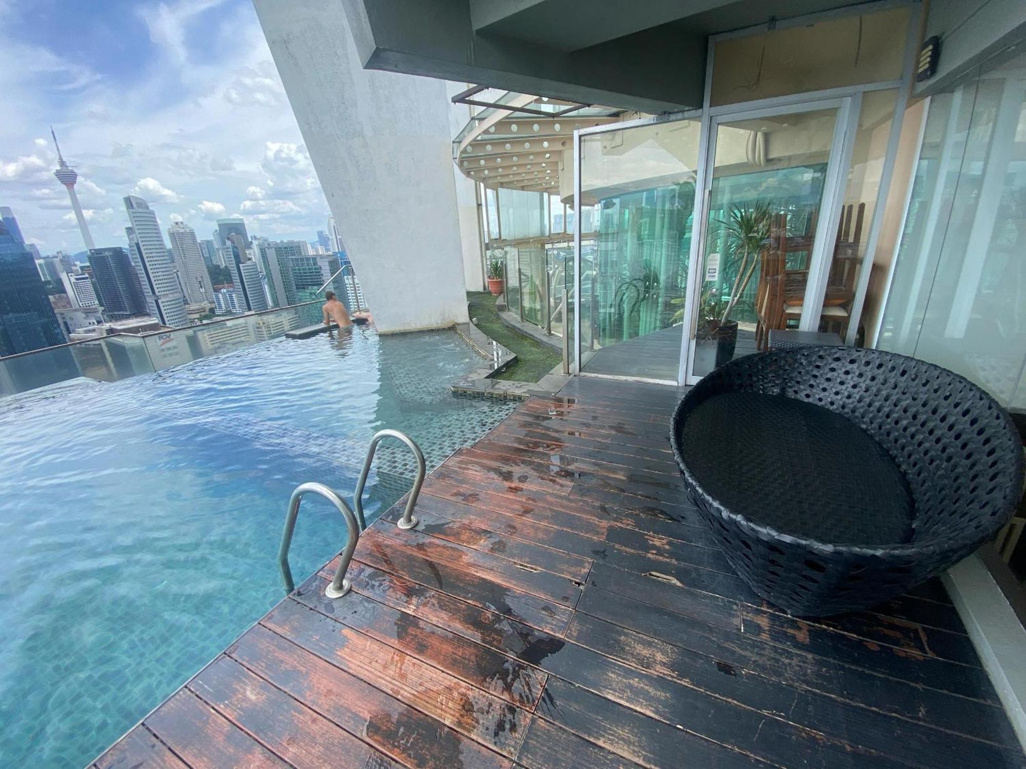 Infinity Skypool New Friends Asrama