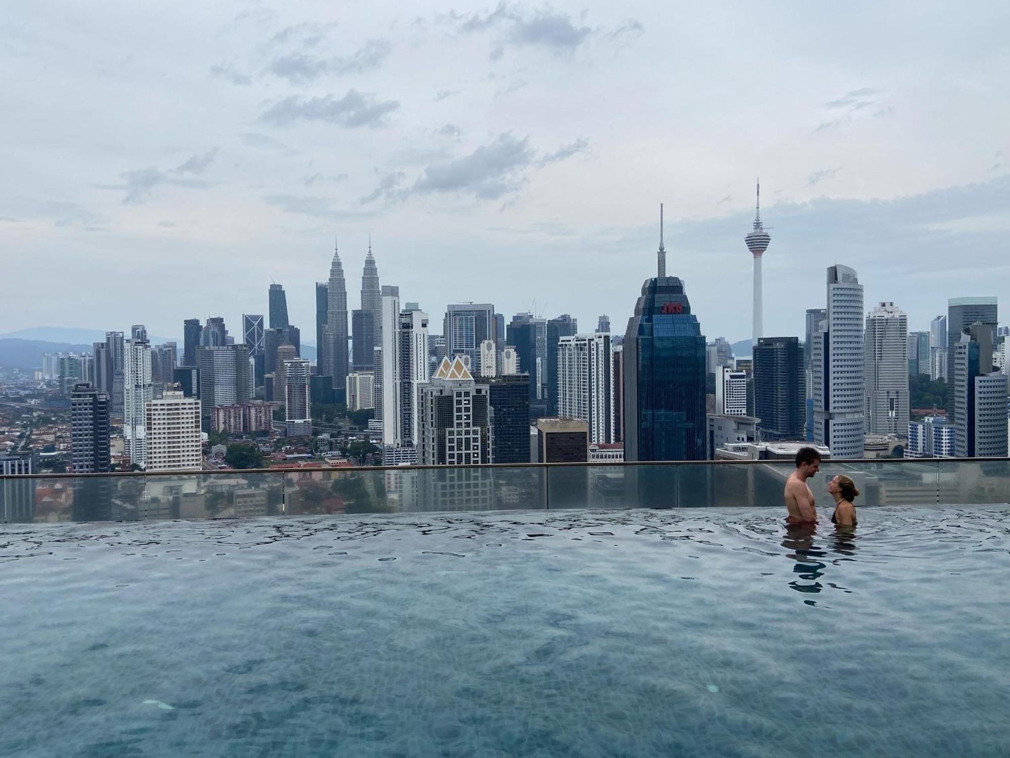 Asrama Infinity Skypool New Friends